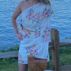 One shoulder mini